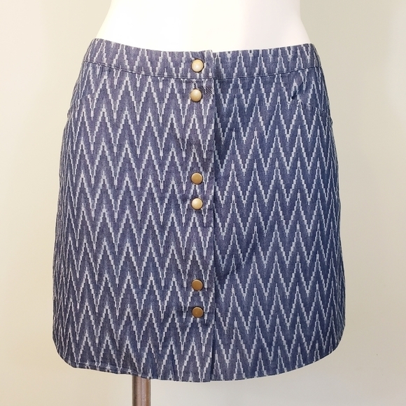 Romeo & Juliet Couture Blue Chevron Chambray Skirt Size Small - Picture 2 of 9